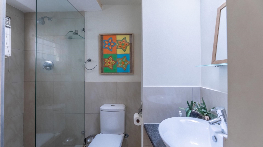 2 Bedroom Property for Sale in Sea Point Western Cape